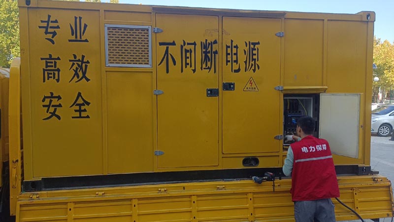 牡丹江柴油发电机组和UPS电源配合使用时，如何避免切换过程中的电力中断？